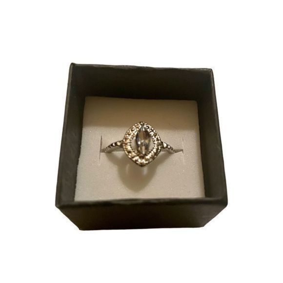 WHITE SAPPHIRE N SILVER RING - Picture 2 of 7